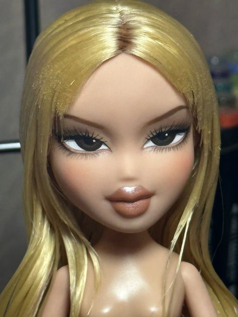 lolliword on X: "She’s a bratz girl ofc she did https://t.co/eJqtEl8qCL" / X Asian Bratz, Bratz Doll Lips, Bratz Repaint, Bratz Girl, Bratz Doll Makeup, Bratz Makeup, Bratz Aesthetic, Bratz Doll Outfits, Brat Doll