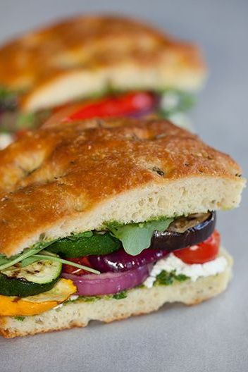 Grilled Ideas, Sandwich With Pesto, Pesto Sandwich Recipe, Vegetable Pesto, Ciabatta Sandwich, Veg Sandwich, Pesto Sandwich, Chef Ideas, Veggie Sandwich