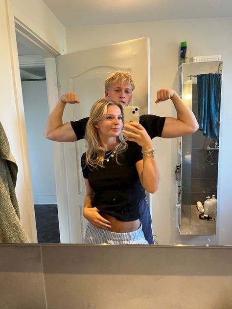 Blonde And Blonde Couple, Redeeming 6, Blonde Couple, Boys Of Tommen, Chloe Walsh, Teenage Love, Cute Relationship Photos, Blonde Boys, Teen Love