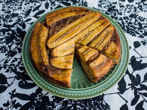 A Plantain Upside Down Cake Recipe With Eternal Appeal Plantain Upside Down Cake, Plantain Cake, Plantain Bread, Banana Upside Down Cake, Cooking Bananas, Upside Down Cake Recipe, Healthy Chocolate Cake, Plantain Recipes, Ripe Plantain