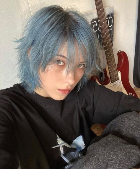 Short Dyed Hair Inspiration, Blue Hair Aesthetic, Short Blue Hair, Weird Girl, Girl Reference, Light Blue Hair, Dyed Hair Inspiration, Hair Inspiration Short, Idee Cosplay