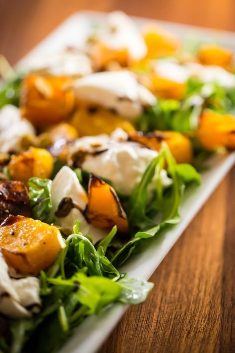 Fall Burrata Salad, Seasonal Dinner Recipes, Fall Salads, Burrata Salad, Pumpkin Everything, Autumn Salad, Best Salad Recipes, Fall Is Coming, Counting Calories