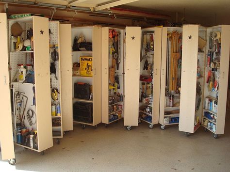 Vertical storage on wheels for garage Farmhouse Pantry Cabinets, Garage Wall Cabinets, Casa Garage, Garage Organize, Overhead Storage, Storage Tips, Storage Racks, Garage Shelving, Garage Storage Cabinets