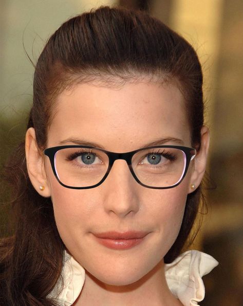 long faces need a longer frame for balance-Best Glasses for Narrow Faces 2020 - PetiteGlasses.com Oval Face With Glasses, Glasses For Oblong Face, Glasses For Long Faces, Best Eyeglass Frames, Face With Glasses, Glasses For Oval Faces, Glasses For Face Shape, Oblong Face Shape, Best Eyeglasses