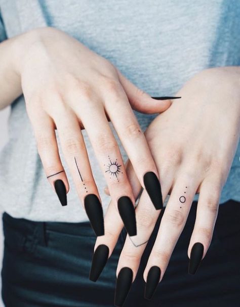 Finger Dot Tattoos For Women, Finger Dot Tattoo, Tattoos 2024, Finger Tats, Hand And Finger Tattoos, Dot Tattoos, Tattoo Hand, Shoulder Tattoos, Finger Tattoo