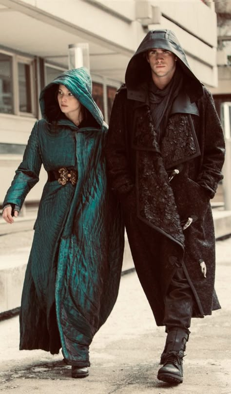 Mockingjay Costume, Katniss And Gale, Katniss Outfit, Gale Hunger Games, Hunger Games Outfits, Hunger Games Wallpaper, Hunger Games Fashion, Games Wallpaper, Hunger Games Fandom