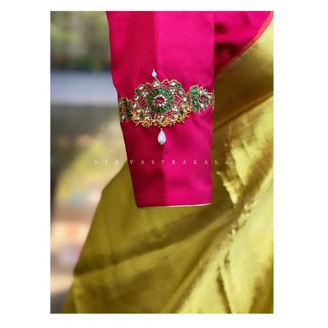 Apr Vastrakala on Instagram: “Maharani blouse and Vanki design blouse are some of such kind. We always do embellishments on our blouses to complement the saree.…” Vanki Design Blouse, Apr Vastrakala, Blouse Design Aari Work, Simple Blouses, Blouse Maggam Work, Blouse Works, Maggam Work Blouse, Aari Blouse, New Saree Blouse Designs