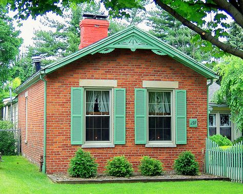 Tiny Brick Cottage, Brick Small House, Cottage Colors Exterior, Tiny Brick House, Small Brick House, Chillicothe Ohio, Cottage Tiny House, Brick Cottage, Cottages And Bungalows