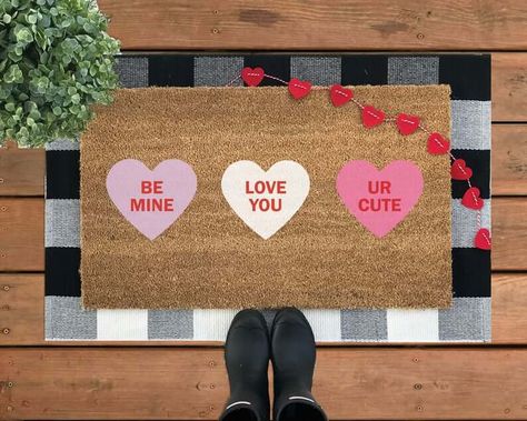 Valentine doormats on Etsy. These cute, totally stylish Valentine's Day doormats will add charm to your front door throughout February and beyond. From Love Shack to XOXO styles and more, we've got a Valentine welcome mat for everyone's style! PLUS, how to layer your doormat to look even... Valentines Door Mat, Valentine Doormat, Valentines Day Door, Mat Ideas, Door Mat Diy, Fall Doormat, Basic Girl, Bff Tattoos, Rug Ideas