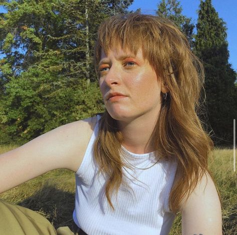 Orla Gartland Aesthetic, Orla Gartland, Ginny Weasley, Marauders Era, Favorite Hairstyles, Hair Reference, Latest Hairstyles, Baby Skin, Hair Brush