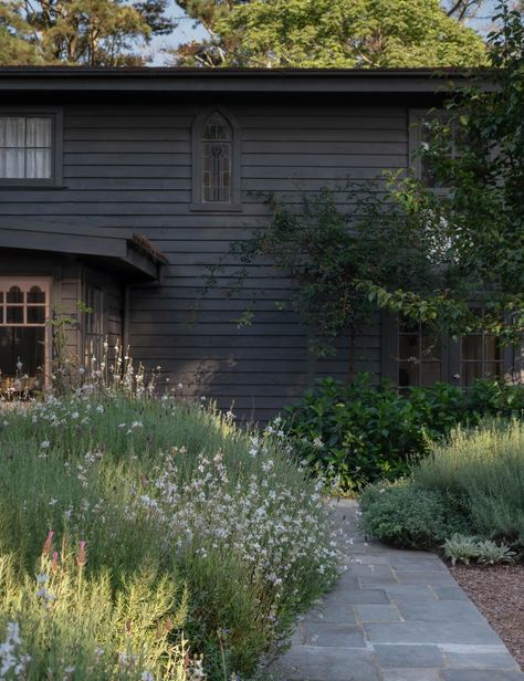 Country Garden Landscaping, Tall Ornamental Grasses, French Garden Design, Country Garden Design, Pretty Houses, Country Gardens, British Flowers, Landscape Construction, Southern Highlands