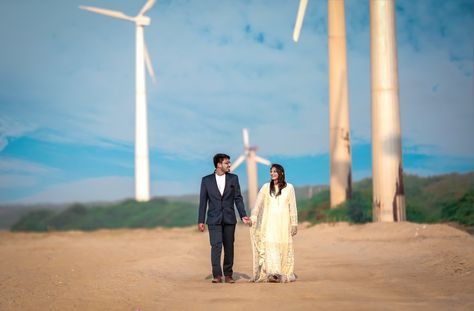 Couples Photography Poses, Windmills Photography, Photoshoot Outdoor, Pre Wedding Photoshoot Outdoor, Cute Couples Photography, Couple Photography Poses, Pre Wedding Photoshoot, Couples Photography, Wedding Photoshoot