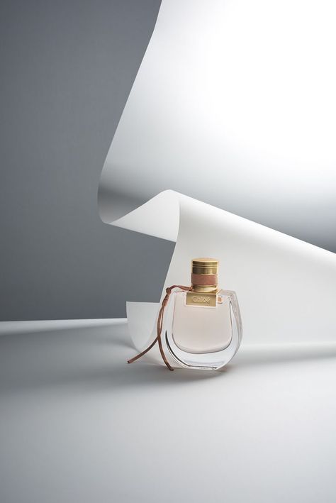 #chloe #perfume #fragrance #stillife #stilllifephotography Luxury Perfume Women, Chloe Perfume, Fragrance Photography, Winter Fragrance, Perfume Photography, Cosmetics Photography, Beauty Products Photography, Cosmetic Design, Still Photography