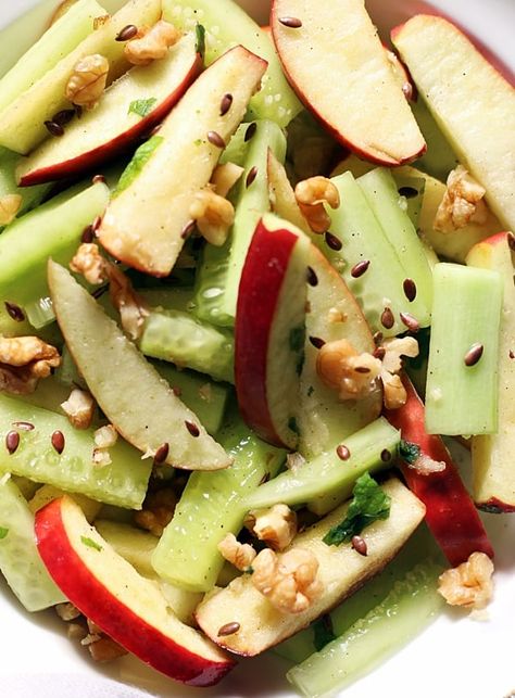 Apple cucumber salad recipe- make this delicious, easy & healthy apple and cucumber salad with a flavorful lemon honey dressing. Vegan, GF & no cook salad. Avocado Mousse Recipe, Cucumber Pasta, Cucumber Pasta Salad, Apple Salad Recipes, Cucumber Salad Recipe, Summer Meals, Cucumber Recipes Salad, Pasta Salad Recipe, Dressing Recipes