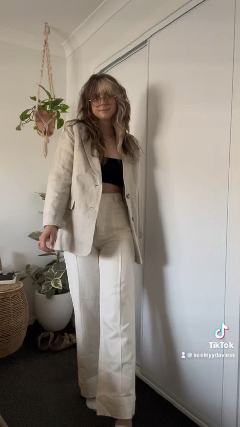 Cream Linen Blazer Outfit, Linen Blazer Outfit Women, Linen Blazer Outfit, Blazer Outfits For Women, Matilda Djerf, Linen Blazer, Oversized Blazer, Blazer Outfits, Tulum