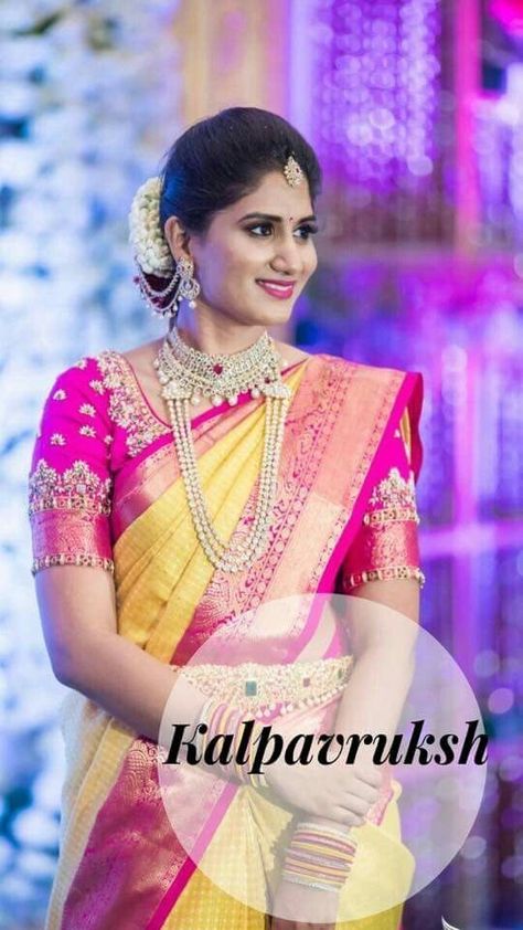 Contrast Blouse Designs, Blouse Hand Embroidery, Blouse Designs For Silk Sarees, Contrast Saree, Pattu Saree Blouse Designs, Wedding Saree Blouse, Wedding Saree Blouse Designs, Wedding Blouse Designs, Sari Blouse Designs