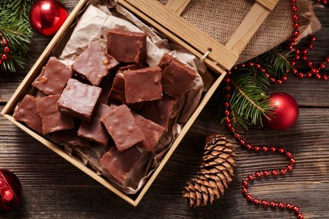 Satisfy your sweet craving this holiday season with these delicious holiday fudge recipes that are easily made in the freezer. Healthy Fudge, Splenda Recipes, Holiday Fudge, Coconut Oil Chocolate, Old Fashioned Fudge, Karo Syrup, Fudge Recipes Chocolate, Christmas Fudge, Banh Mi