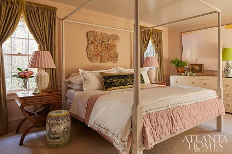 Muriel Brandolini, Setting Plaster, Green Bed, Brown Leather Chairs, Modern Crib, Serena Lily, Brown Furniture, Four Poster, Poster Bed