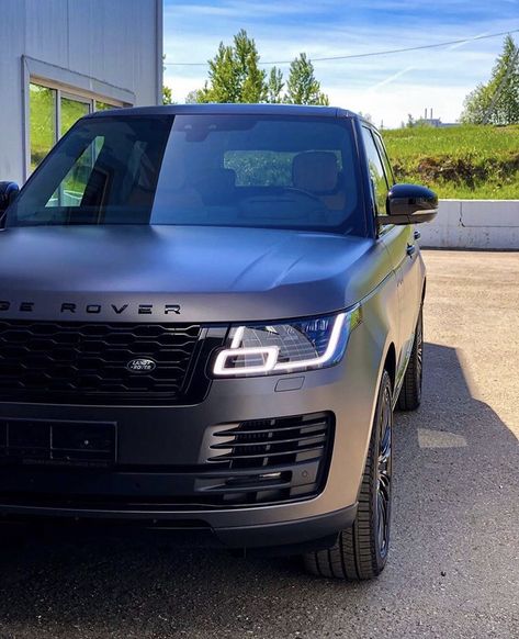 Range Rover Vogue Autobiography, Automotive Wallpaper, Luxury Range Rover, Range Rover Suv, Range Rover Mom, I Have To Be Successful, Sv Autobiography, Suv Luxury, Range Rover Autobiography