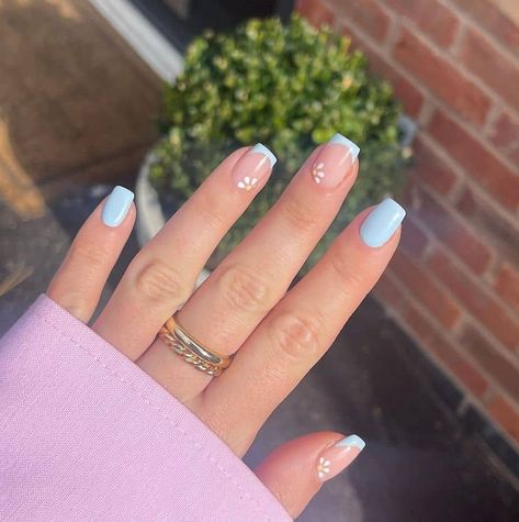 Square Short Nail Designs, Simple Diy Nail Designs, Spring French Tips, Trending Summer Nail Colors, Nails One Color, Nail Colors And Designs, Spring Nail Design, Summer Nails 2023, Summer Nail Colors