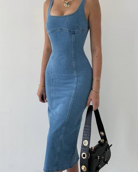 Casual Denim Dress, Vestidos Jeans, Capsule Wardrobe Casual, Womens Trendy Dresses, Summer Fashion Casual, Fashion Design Sketchbook, Elegant Dresses Classy, Fashion Illustration Dresses