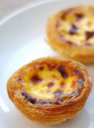 Nata Recipe, Natas Recipe, Gbbo Recipes, Portuguese Custard Tarts, Custard Tarts, Desserts With Biscuits, Egg Tart, Flaky Pastry, Portuguese Recipes