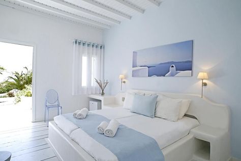 Greek Bedroom, Concrete Bed, Hotel Room Design Plan, Greek Decor, Mediterranean Interior, Tiny House Loft, Hotel Room Design, Pastel House, Bedroom Decor Design