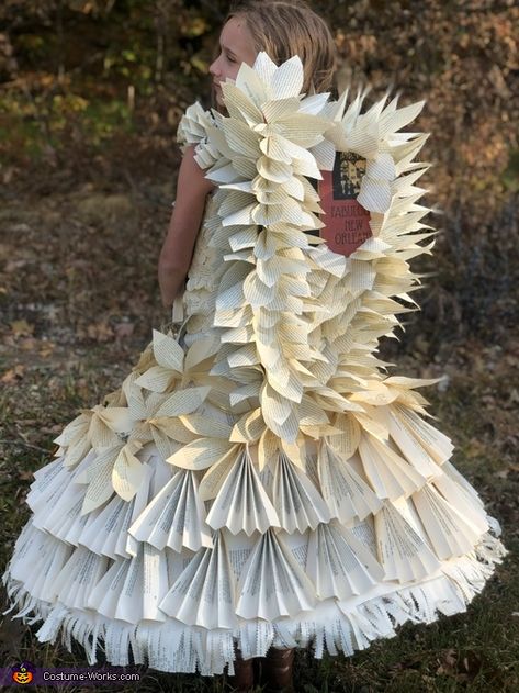 Book Fairy Costume Diy, Fairy Costume Easy, Book Fairy Costume, Diy Girls Costumes, Fairy Costume Diy, Fashion Anak, Newspaper Dress, Book Fairy, Fairy Halloween Costumes