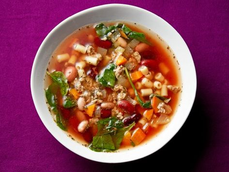 5 Easy Weeknight Dinner Recipes, Including Turkey Soup | Chatelaine Soup With Ground Turkey, Turkey Vegetable Soup, Soup With Vegetables, Ground Turkey Soup, Turkey Soup Recipe, Rice Soup Recipes, Minestrone Soup Recipe, Delicious Clean Eating, Turkey Soup