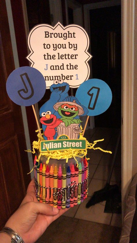 Sesame Street Birthday Balloons, Diy Sesame Street Centerpieces, First Birthday Centerpieces Boy, Sesame Street First Birthday Boy, 2nd Birthday Sesame Street, Elmo Centerpiece Ideas, Diy Sesame Street Decorations, Sesame Street Birthday Party Ideas 1st, Sesame Street Birthday Party Ideas Food