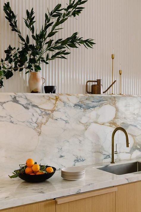 Minimalism Living, Backsplash Trends, Kitchen Backsplash Trends, Australian Interior Design, Kitchen Marble, Decoration Inspiration, Counter Tops, Counter Top, Kitchen Style