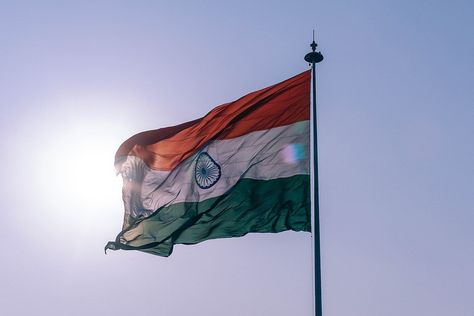 If you are a proud Indian, you will be definitely loving this song. National Anthem makes all of us proud, even when we... Essay On Independence Day, Hindu Priest, Independence Day Wishes, 15 August Independence Day, Indian Independence Day, Independence Day Images, Independence Day India, India Images, India Flag