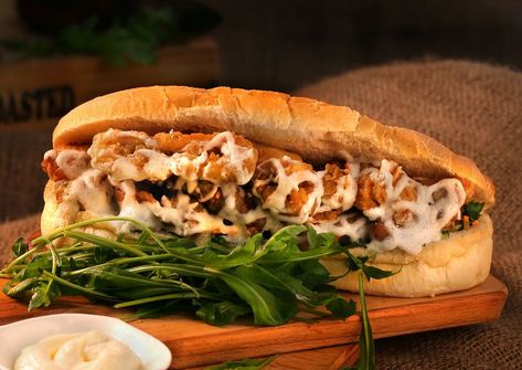 Low Carb Backen, Eating Fresh, Homemade Mayonnaise, Food Wallpaper, Idee Pasto Sano, Dog Recipes, Chicken Sandwich, Food Styling, Food Photo