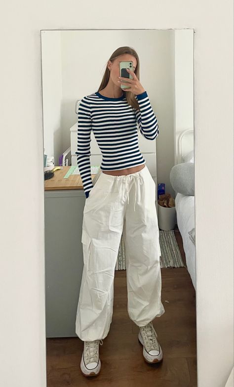 Casual White Nylon Parachute Pants, White Parachute Pants, Trendy White Cotton Parachute Pants, White Parachute Pants Outfit, White Baggy Full-length Parachute Pants, Casual White Full-length Parachute Pants, White Full-length Parachute Pants For Streetwear, Pants Png, Parachute Pants Outfit