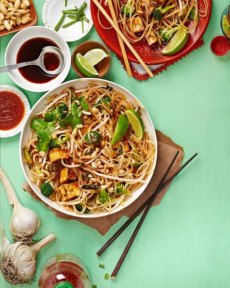 Everyday Pad Thai – Post Punk Kitchen – Isa Chandra Moskowitz Punk Kitchen, Vegan Pad Thai, Food Asian, Pad Thai Recipe, Vegan Entree, Vegan Main Dishes, Rigatoni, Vegan Cooking, Vegan Foods