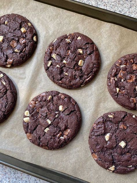 McDonald’s Triple Chocolate Cookies | Ash Baber Triple Chocolate Cookie Cake, Mcdonald’s Cookie Recipe, Mcdonalds Cookie Recipe, Triple Chocolate Chip Cookie Recipe, Mcdonald’s Cookies, Triple Chocolate Cookies Recipe, Mcdonalds Cookies, Ash Baber, Subway Cookies