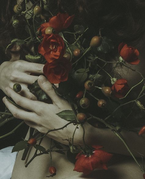 Art Sources, Seelie Court, Fae Aesthetic, Artistic Portrait, Witchy Art, Ghost Girl, Photography Themes, Hades And Persephone, Dark Photography