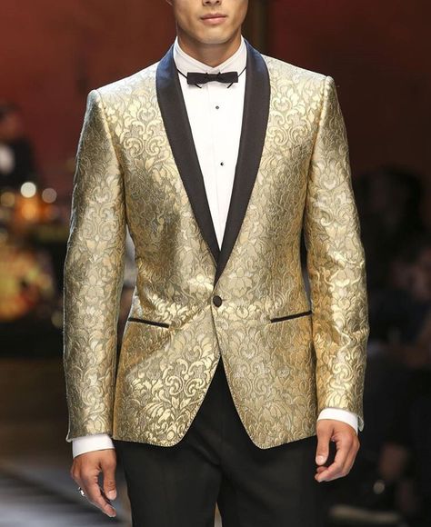 Gold tuxedo Gold Tuxedo For Men, Gold Tuxedo Wedding, Gold Mens Suit, Rose Gold Tuxedo, Black Wedding Suit Groom, Men Prom Outfit, Gold Tuxedo Jacket, Prom Fits, Dolce And Gabbana Fashion Show