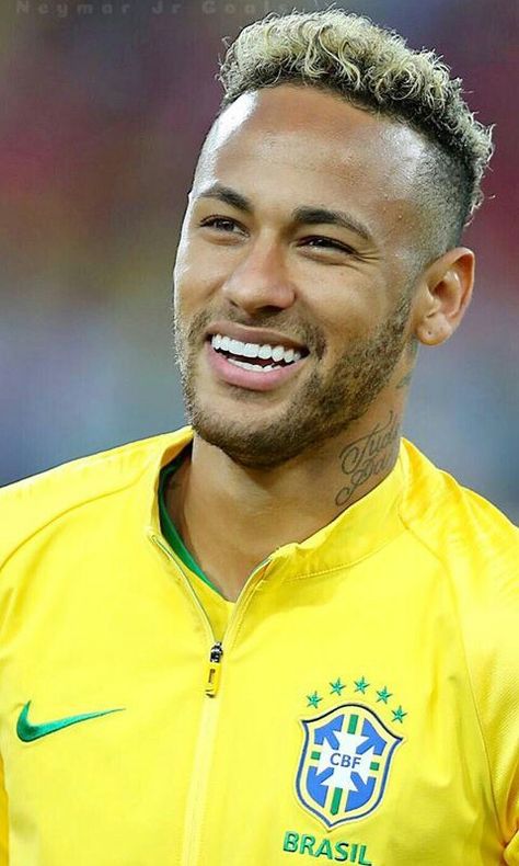 Neymar Face, Haircut Prank, Neymar Jr Brazil, Brazil Wallpaper, Brazil Football Team, Neymar Brazil, Real Madrid Soccer, Alex Morgan Soccer, Neymar Jr Wallpapers