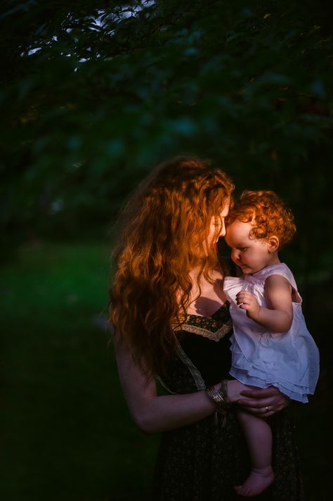 roguesareth asked you: My natural hair color is Auburn/copper and I dye it bright red, my fiancé is a natural redhead and we have a red headed son who got his dads ridiculously curly hair, so needless to say I approve of this blogs content XD ♥ Awesome!! Nothing more beautiful than a ginger family :D Photo: Bergland family by Heather Nan Redhead Baby, Utah Family Photographer, Natural Redhead, Ginger Hair, Natural Hair Color, Mother And Child, Children Photography, Family Photographer, The Light