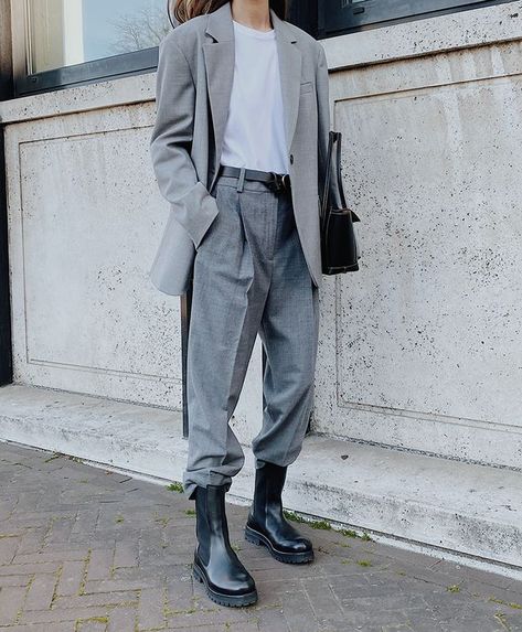 Grey Men Grey Blazer Outfit, Grey Suit Outfit Men, Grey Blazer Outfit, 10 Ways To Wear, Winter Styling, Grey Outfit, Business Professional, Grey Blazer, Blazer Outfits