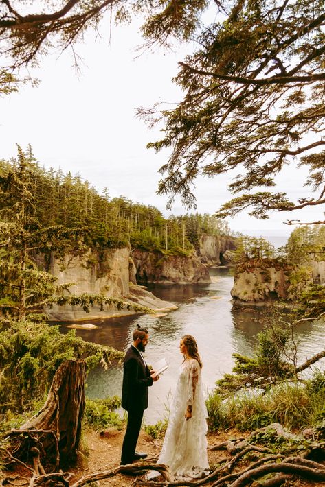 Rainforest Wedding Dress, Hoh Rainforest Washington Wedding, Hoh Rainforest Wedding, Hoh Rainforest Elopement, Rainforest Elopement, Hoh Rainforest Washington, Rainforest Wedding, Washington Trip, Hoh Rainforest