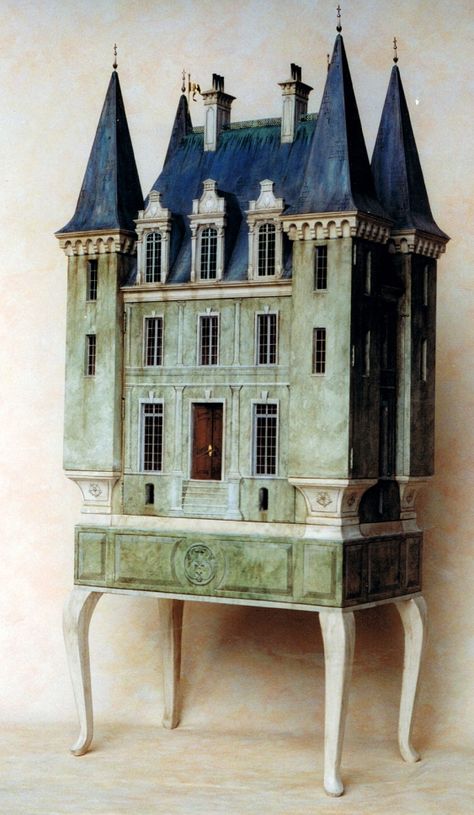 French Doll House, Georgian Manor, Vitrine Miniature, Victorian Dollhouse, Victorian Dolls, Miniature Rooms, French Dolls, Art Populaire, Miniature Houses