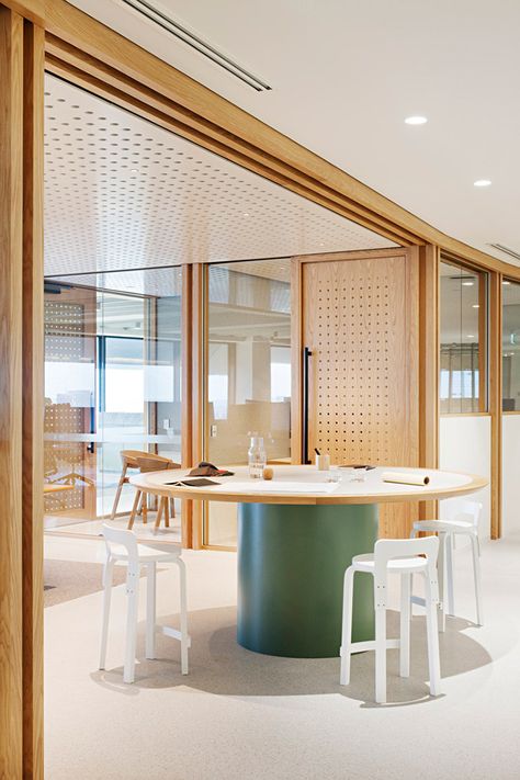 Hot desking... is it still hot? | Indesignlive: Architecture & Design Hot Desking, Commercial And Office Architecture, Office Architecture, Yamanashi, Interior Office, Workplace Design, Office Workspace, Ulsan, Meeting Rooms