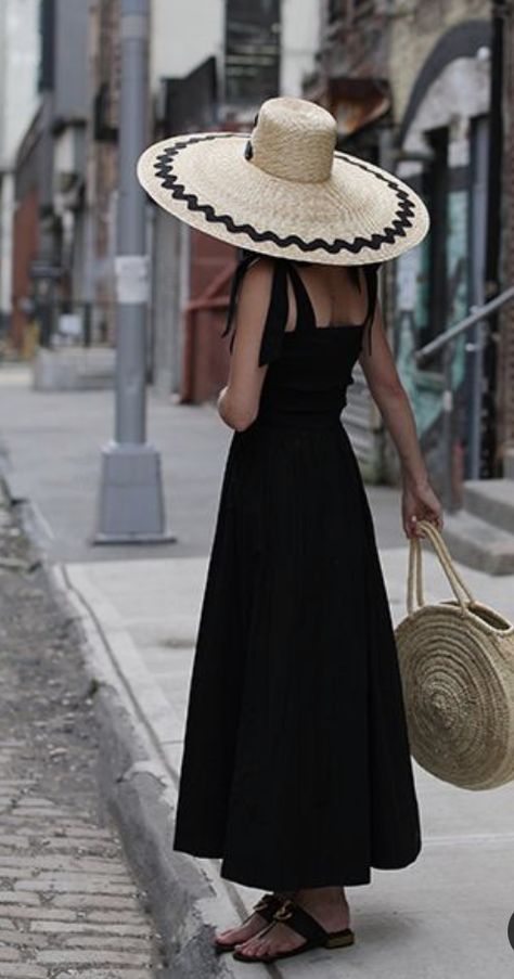 Straw Hats Outfit, Holiday Style Summer, Simple Summer Dresses, Atlantic Pacific, Outfits With Hats, Summer Accessories, Vacation Outfits, Summer Hats, Holiday Fashion