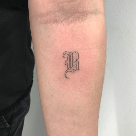 Old English Tattoo, Cute Tats, Stick N Poke Tattoo, Initial Tattoo, Poke Tattoo, English Tattoo, Skin Art, Piercing Tattoo, Love Tattoos