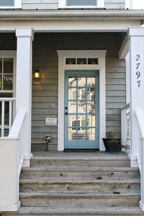 Beach Cottages Wicker House, Gray House, Pintura Exterior, Beach Cottage Decor, Beach Cottage Style, Blue Door, Door Color, Coastal Cottage, Coastal Homes