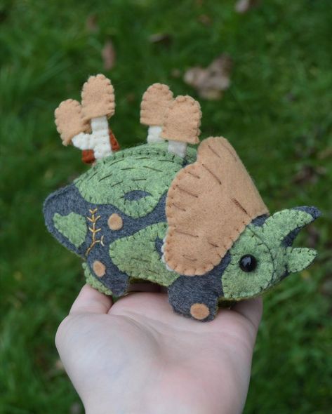 Mossy Triceratops 🍄🌿 - Adjusted pattern by TypingWithTea! The belly is a lighter green but I completely forgot to take a picture showing… | Instagram Felt Plushies Pattern, Plushies Pattern, Felt Plushies, Cute Sewing Projects, Take A Picture, Cute Plush, Felting Projects, Light Green, Sewing Projects