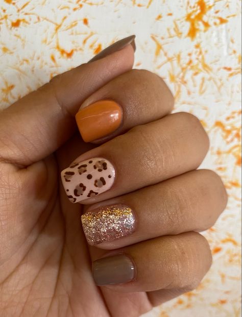 Fall Nails Shorties, Fall Theme Nails Short, Nail Designs Each Nail Different, Orange November Nails, Burnt Orange Nails Fall Short, Short Orange Nail Ideas Fall, Orange And Gray Nails, Tennessee Vols Nails Designs, Burnt Orange Nail Ideas