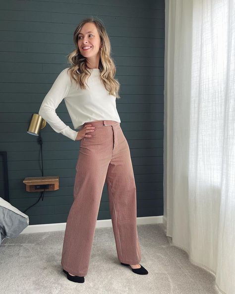 After seeing so many amazing examples during #MeMadeMay, I decided to finally jump onto the Persephone Pant pattern bandwagon! They look… Persephone Pants Pattern, Persephone Pants, Pant Pattern, Mood Fabrics, Buy Fabric, Pants Pattern, Fabric Online, So Happy, I Am Happy